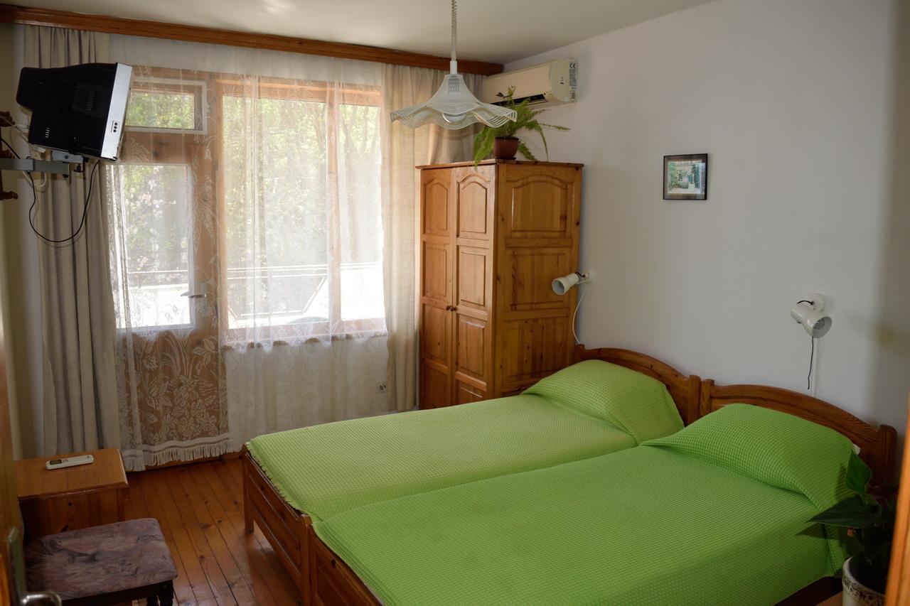 Guest House Villa Katty Balchik Esterno foto